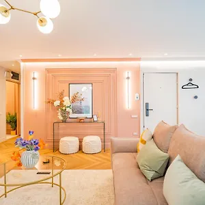 Victoriei Emerald & Pink Gems - Designer Apartment